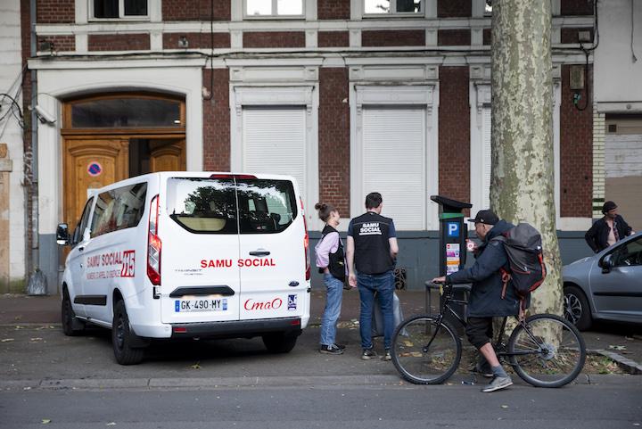 Le Samu va régulièrement à la rencontre des consommateurs de drogues dans la rue