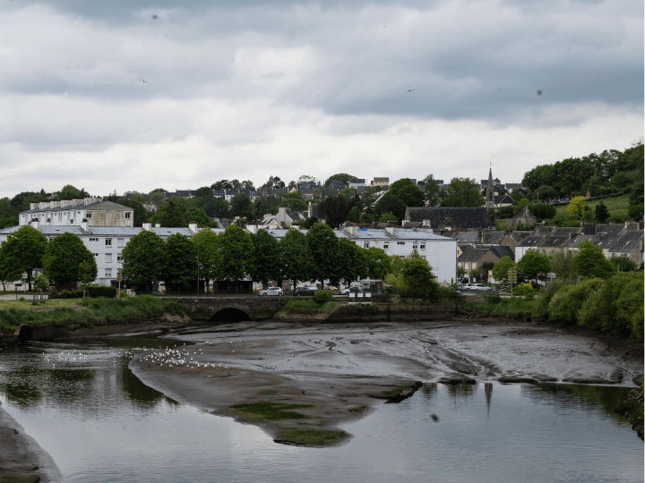 En été, à Pouldavid, la vase de l’aber exhale des odeurs d’œuf pourri