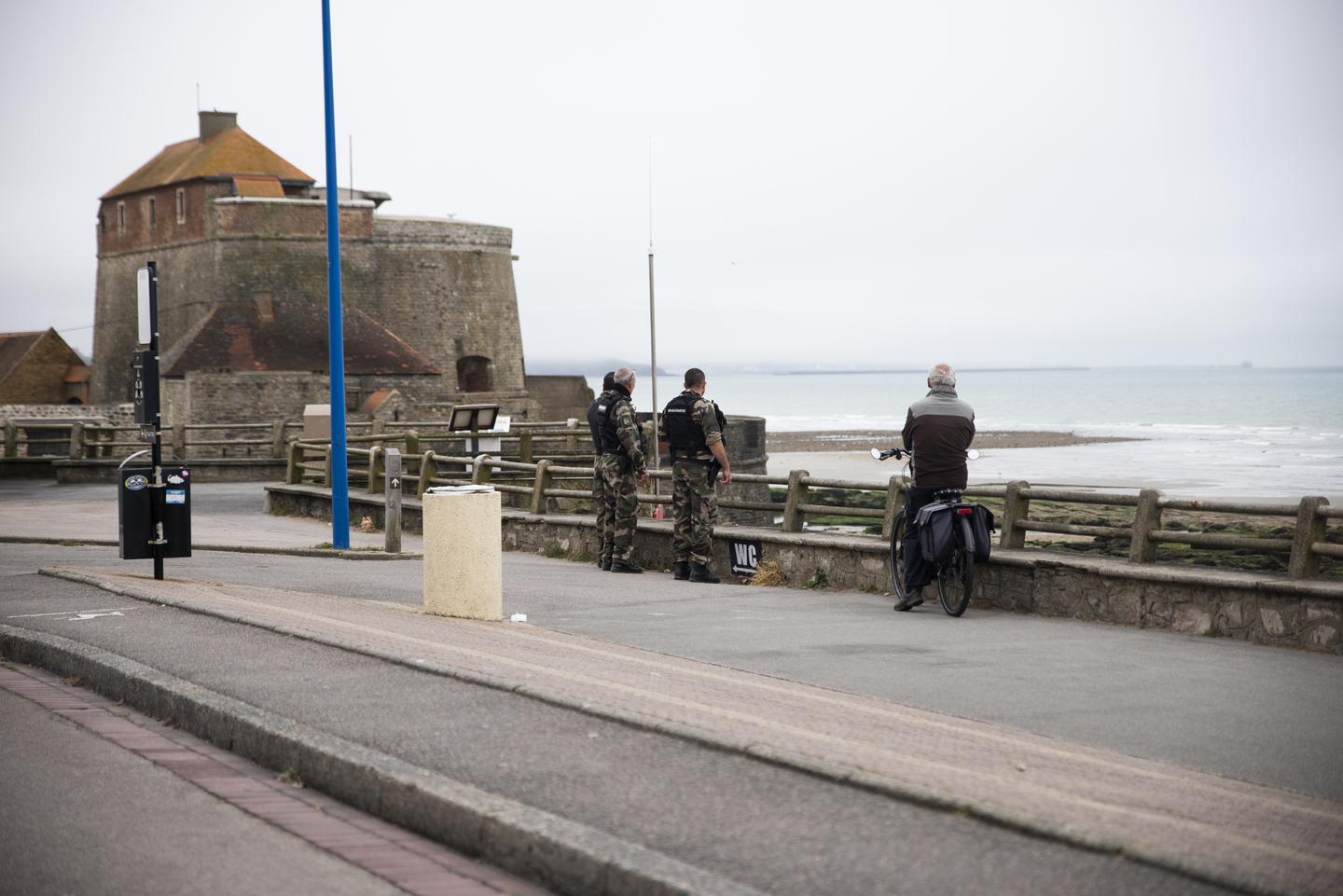 En novembre 2024, un mois après la création du collectif de maires, Bruno Retailleau a débarqué sur la Côte d’Opale et a approuvé un renforcement de l’effectif policier dans les commissariats de Calais et de Dunkerque