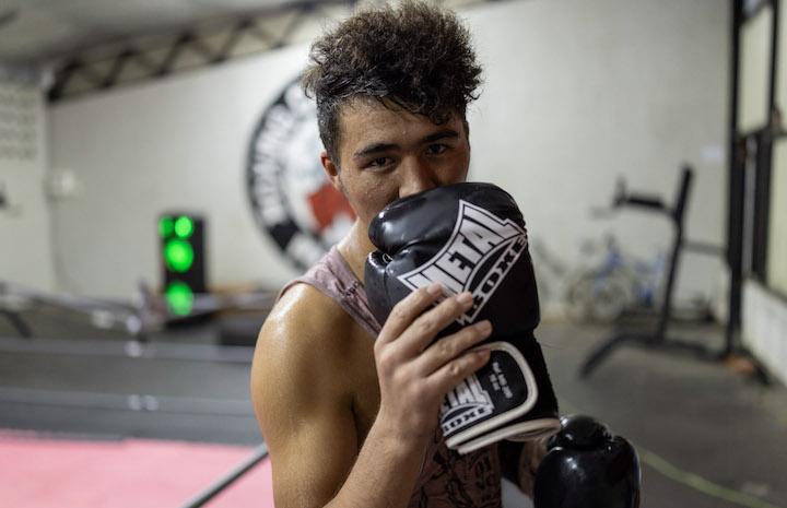 Pour le frère de Mahdi, Alin Sin, « l'entraînement nous permet de communiquer avec les gens [...] et de nous améliorer en français ».