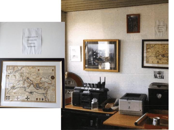 Des agents de la police judiciaire placardaient, en plus d'une carte médiévale des croisades, le drapeau des Confédérés, symbole de la sécession raciale des années 1860 aux États-Unis