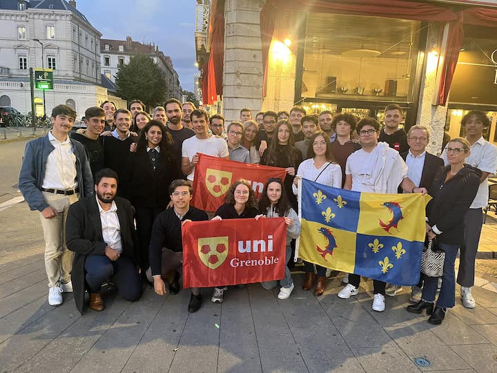 Septembre 2024. Toute « l’union des droites » s'est rassemblée lors de l'apéro de rentrée de la section Grenoble de l'UNI