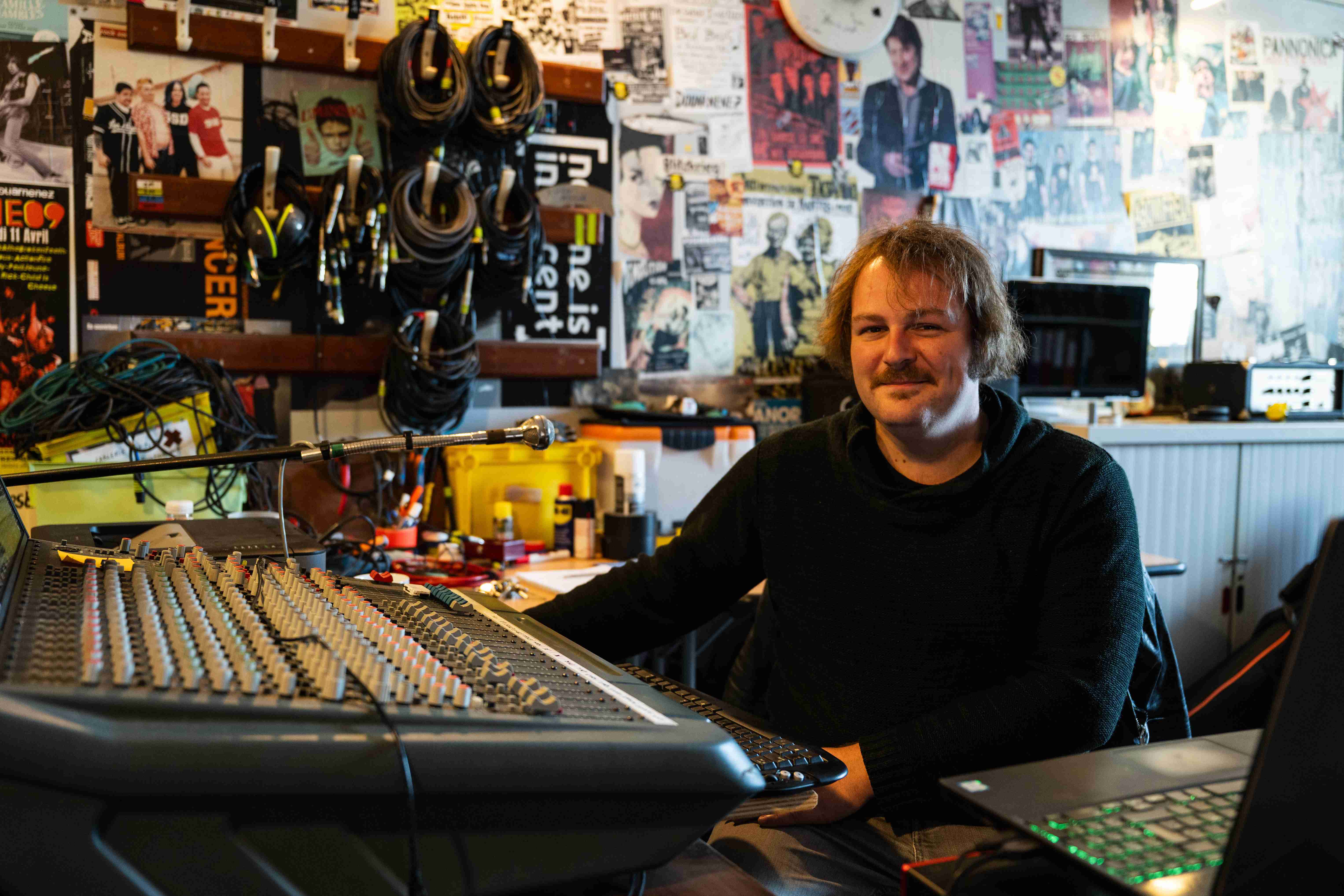 Pour Thomas Saouzanet, 29 ans, qui dirige les locos rock de la MJC « ce qui fait la spécificité du rock douarneniste, c'est l'esprit familial »