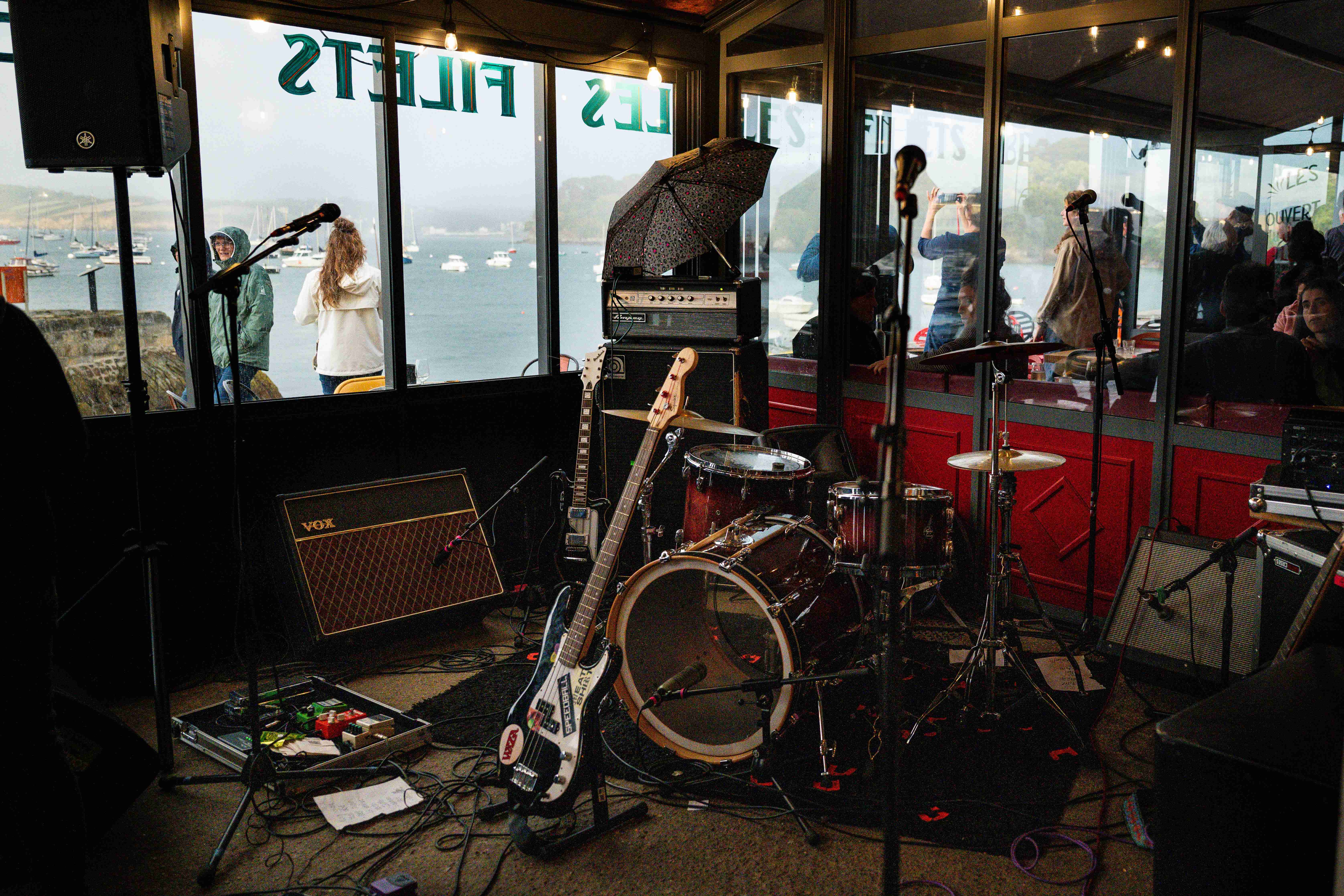 Le port de Douarnenez est devenu le point de ralliement d’une nouvelle population de jeunes artistes et urbain