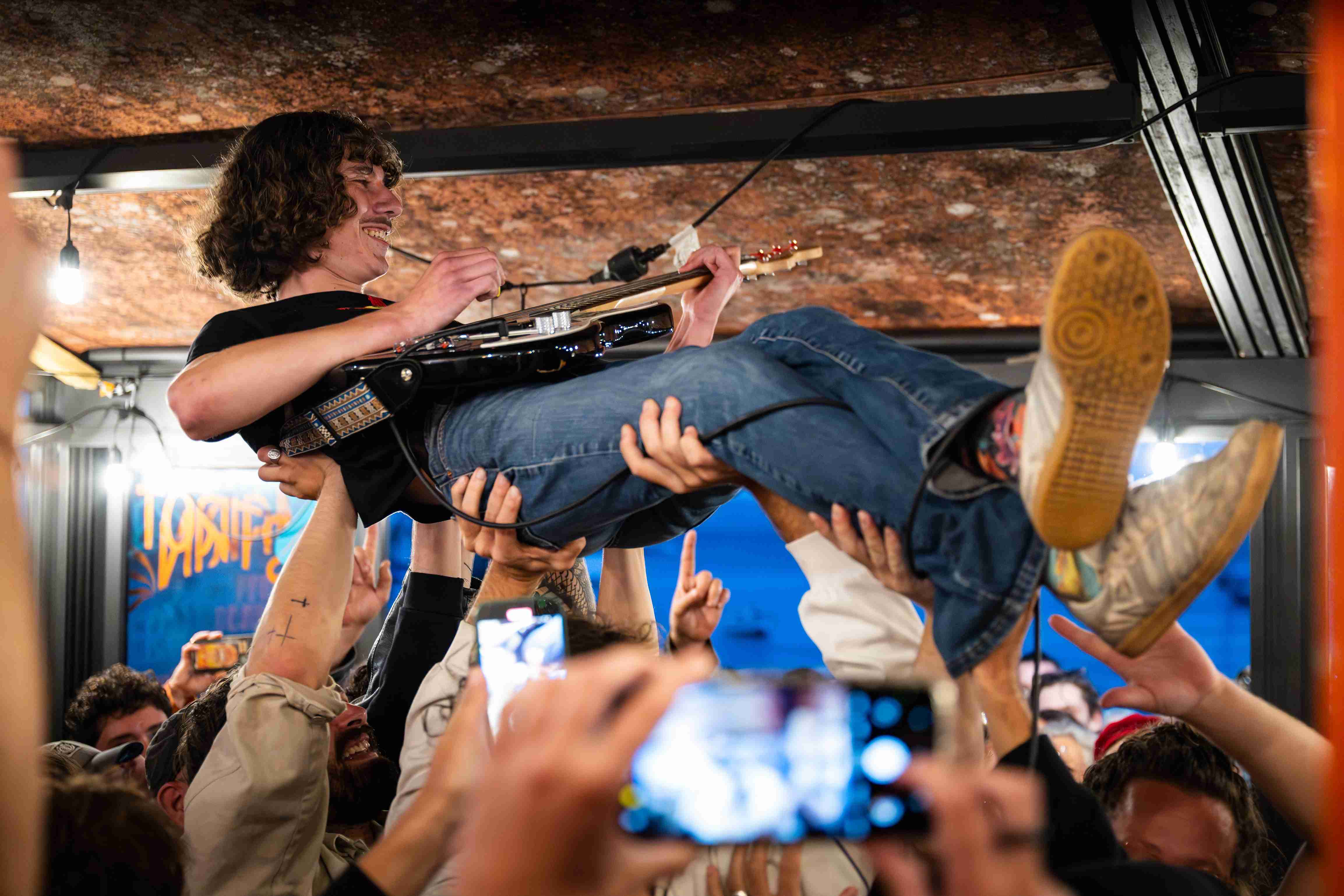 Se remue beaucoup... ce qui fait d'elle un « Manchester breton »