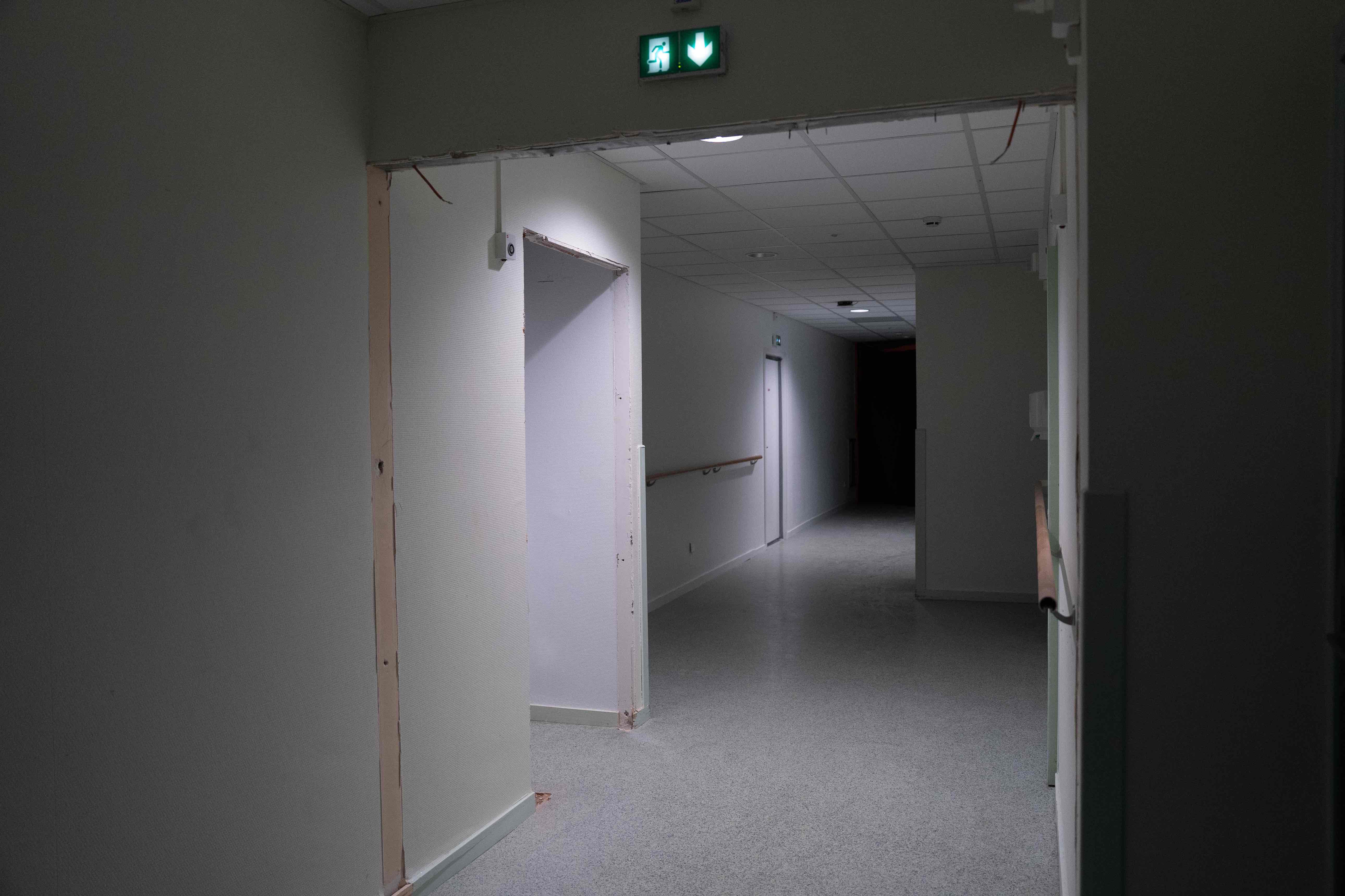 À Saint-Claude, il y a un personnel infirmier pour 20 patients, alors que les normes inter­na­tio­na­les recommandent six à huit patients par soignant