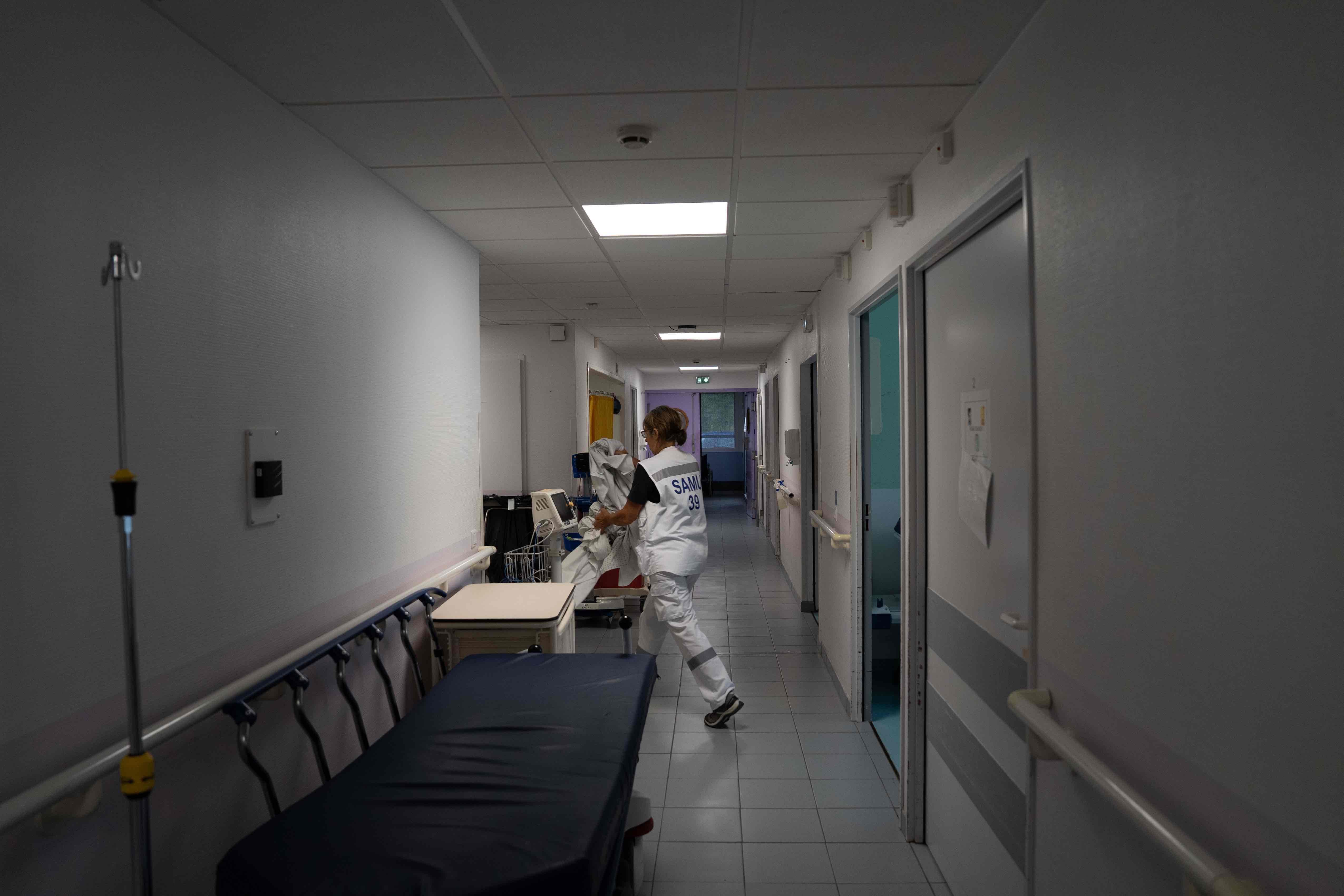 La directrice adjointe de l'établissement reconnaît le manque de personnel et les difficultés de recrutement, « comme partout ».