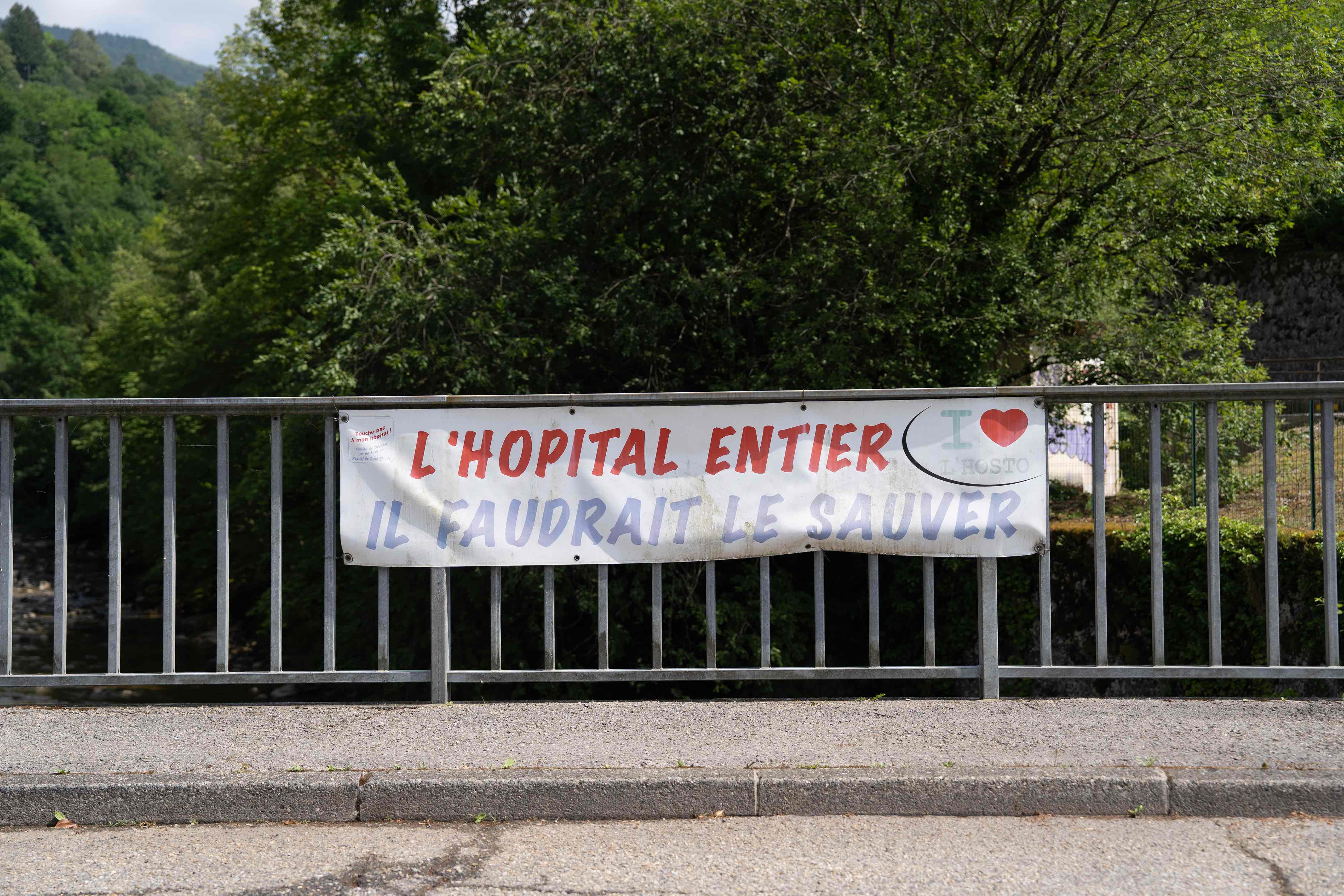 L'hôpital de Saint-Claude, selon Farid Lagha, ambulancier et secrétaire départemental CGT, « fonctionne en mode dégradé »