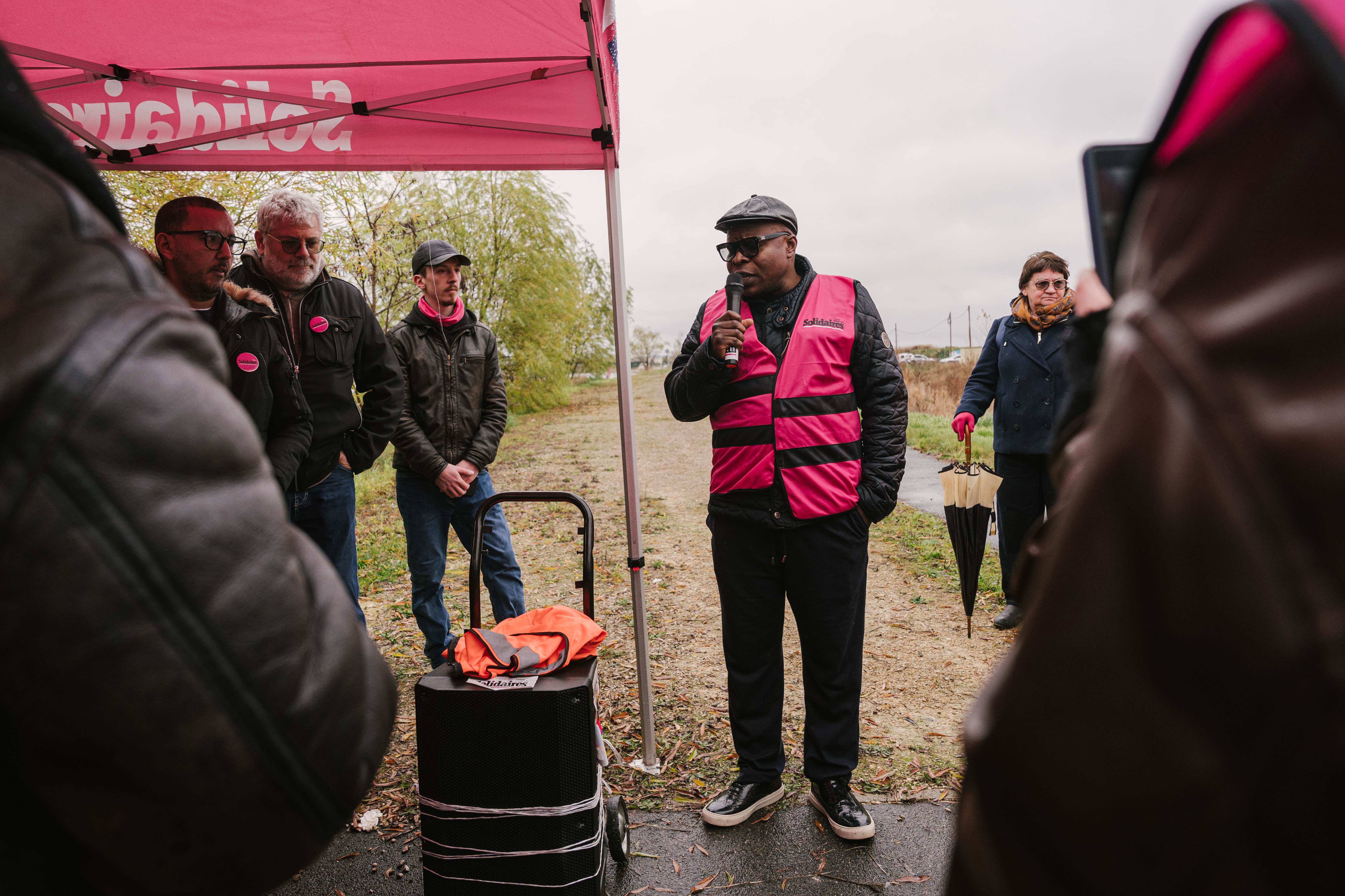 Pour Joseph Mukoko, délégué SUD Solidaire de la section Amazon, manifester ce jour de Black Friday c'est donner de l'impact à la mobilisation
