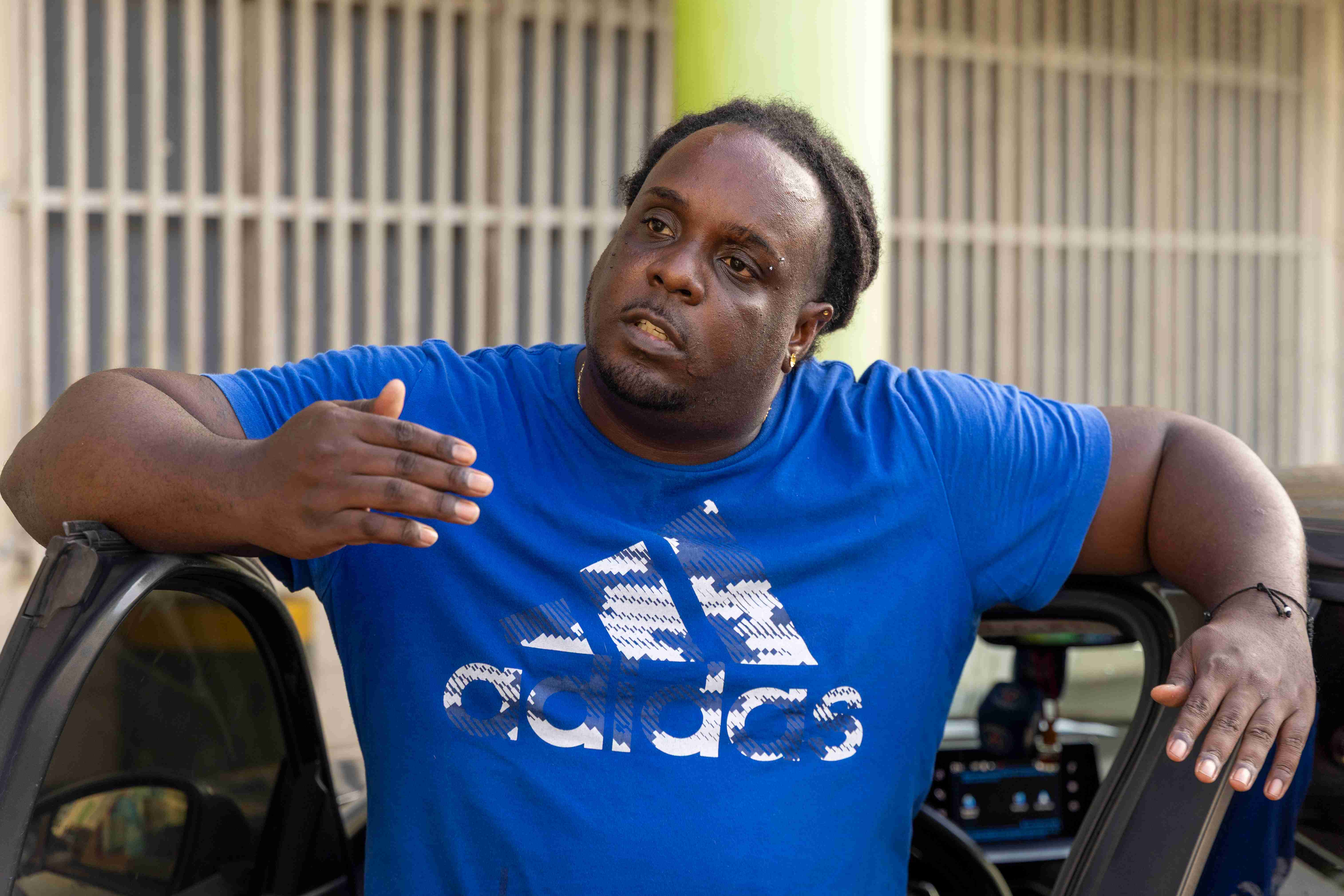 Pour Samuel, directeur de la Maison de quartier de Mont-Lucas, le « but c’est de rassembler les habitants, d’occuper les jeunes pour pas qu’ils suivent le mauvais chemin »