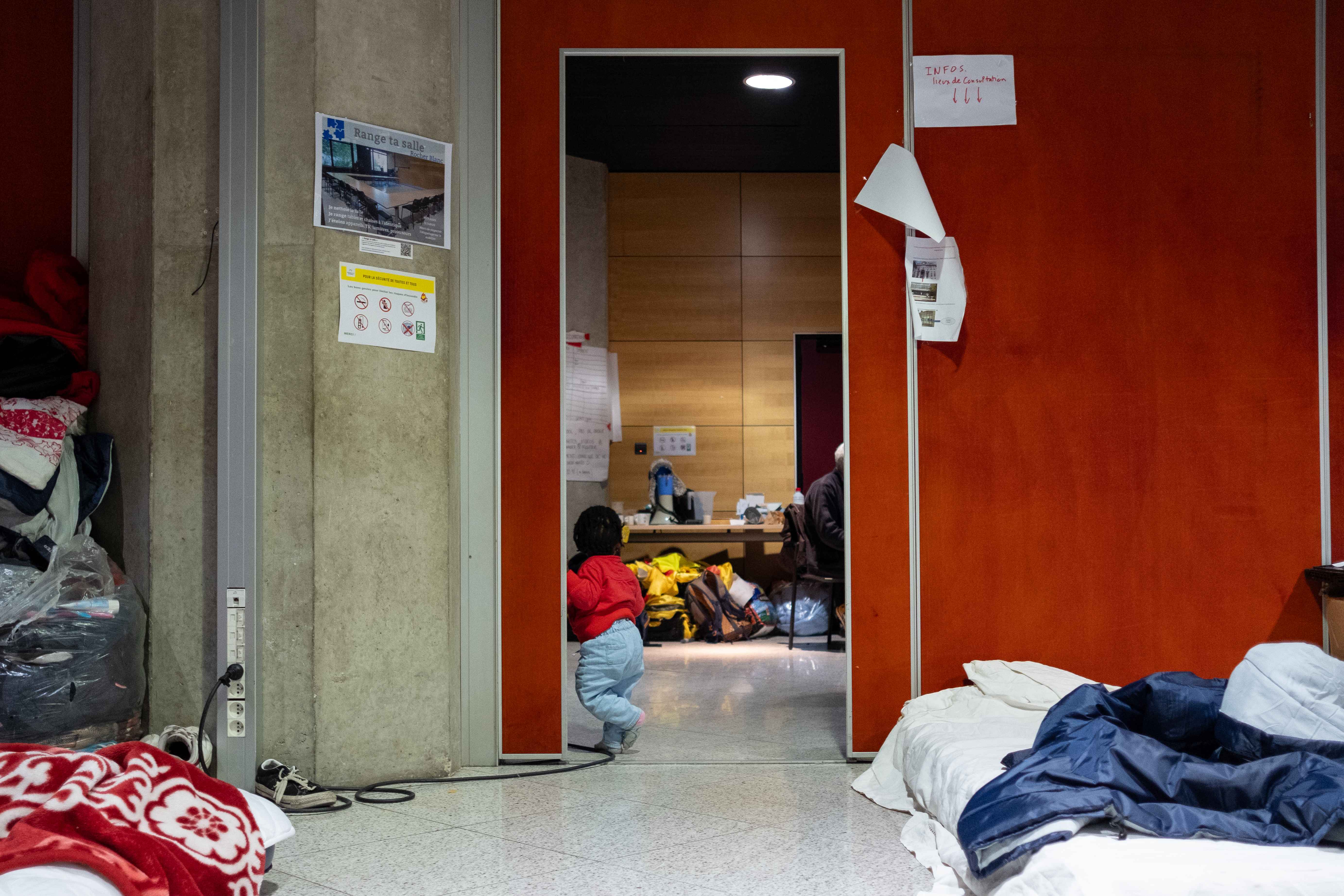 Une centaine d’exilés occupe la Métropole de Grenoble pour être relogés