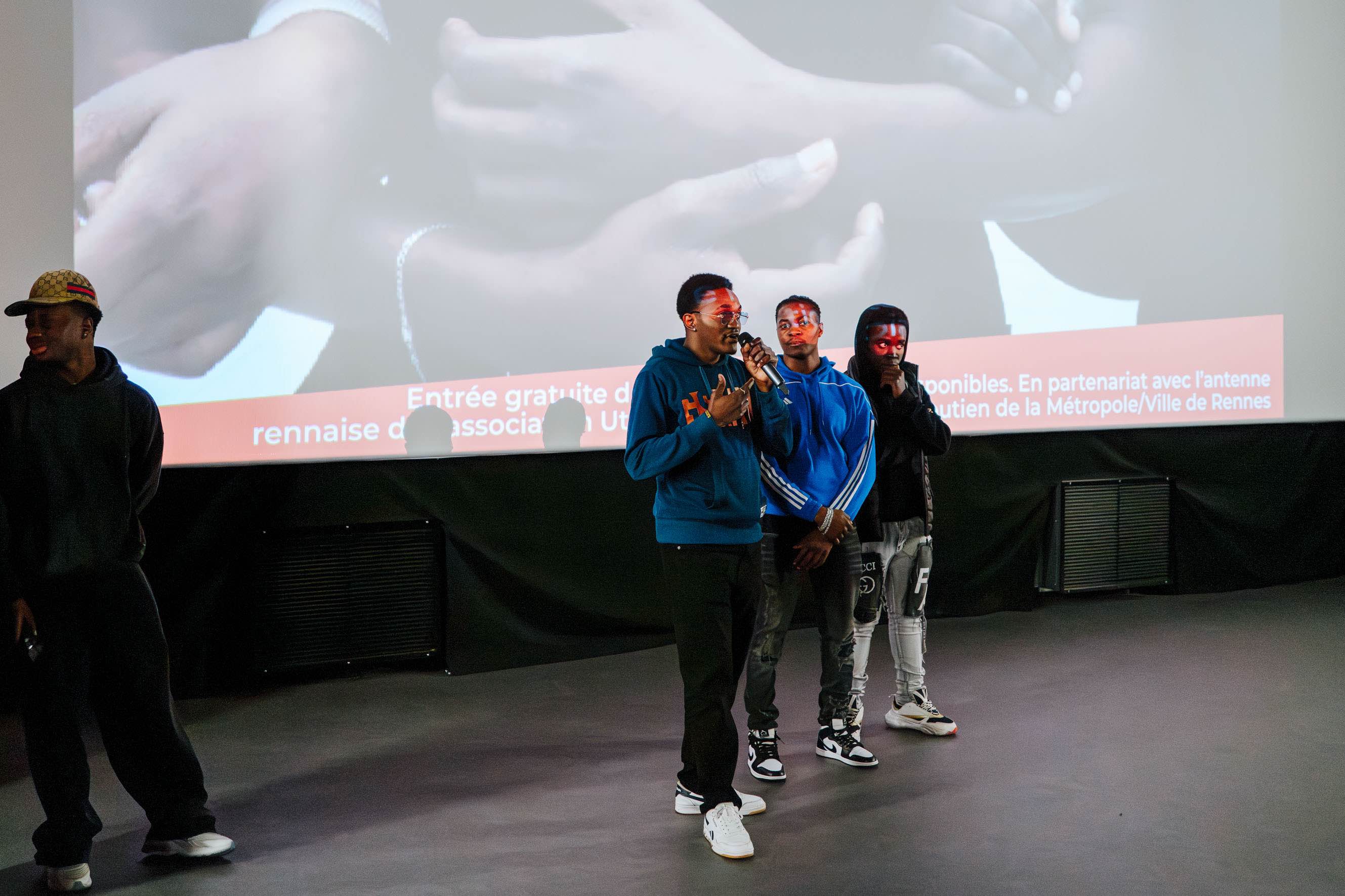 Le 28 novembre au cinéma Arvor, Jafé, Miguel et une partie du collectif assistent à la projection de leur documentaire « Nos Parcours ». Miguel y est le personnage principal