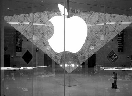 Plus d'iPhone 4 chez SFR, Bouygues et Orange: Problèmes d'approvisionnement ou stratégie marketing ?