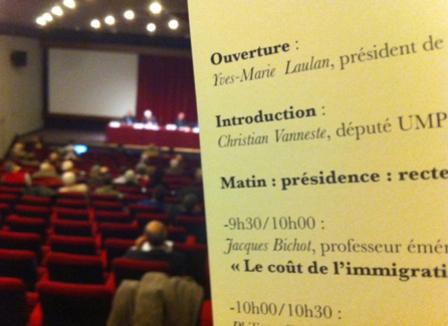 Débandade à l'extrême-droite: Christian Vanneste se retire d'un colloque