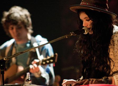 Photos: Soko le 5 mars au Café de la danse