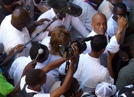 Une saucisse Jean Caby, McDo qui recrute et Michel Martelly... Le Morning Refresher