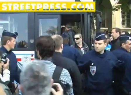 Vidéo: Manif et provoc en burqa devant le parvis de Notre-Dame