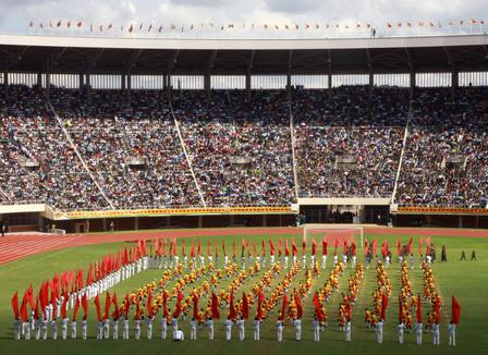 Enfants-soldats, majorettes et esquimaux à 1$: Bienvenue à Harare pour la fête nationale