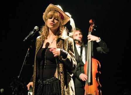 Photos: Nadéah le 2 avril à La Cigale