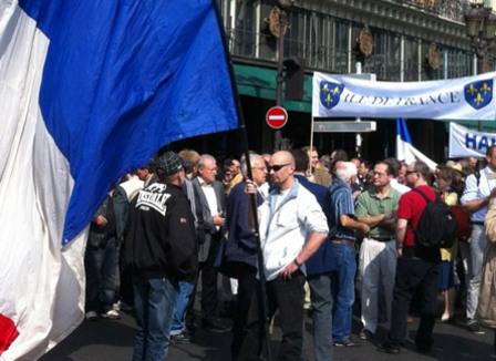 FN : Un défilé du 1er mai populiste et bon enfant, avec les gars de la Marine