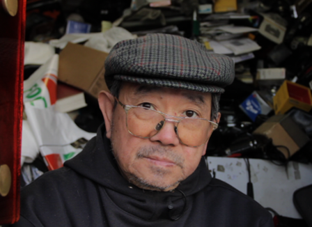 Avenue des Gobelins: Chez M. Wu Dinh « le gendarme du marché de la photo »