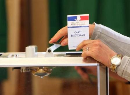 Les estimations des résultats, depuis le QG de Jean-Paul Huchon 