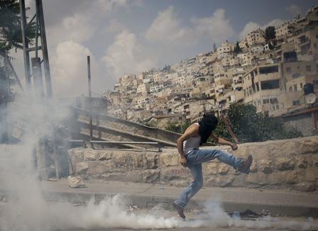 A Jérusalem-Est: Voitures calcinées, pavés et gaz lacrymo pour la commémoration de la Nakba