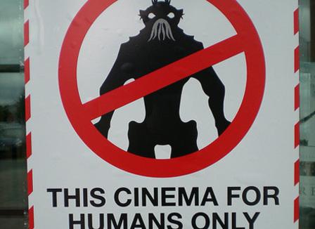 Petites culottes, spectateurs nus, livres voyageurs : l'autre fête du cinéma