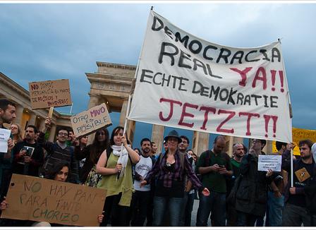 Les travailleurs espagnols au pied du mur à Berlin
