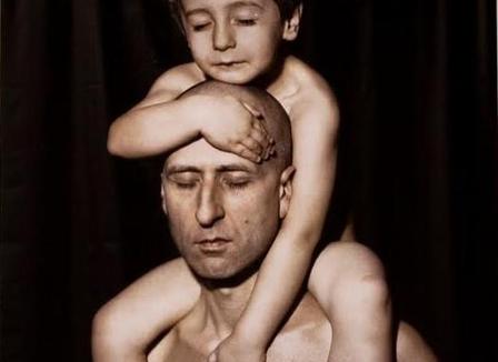 Grégoire Korganow, photographe: Mon expo 'Père et Fils' «a suscité beaucoup de réactions: de la gêne, du trouble et de l'émotion»