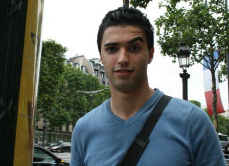 « J'aime bien me poser devant la télé pendant que ma copine me fait à manger »