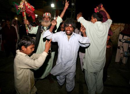 Photo: Road trip sur les tombeaux soufis au Pakistan 