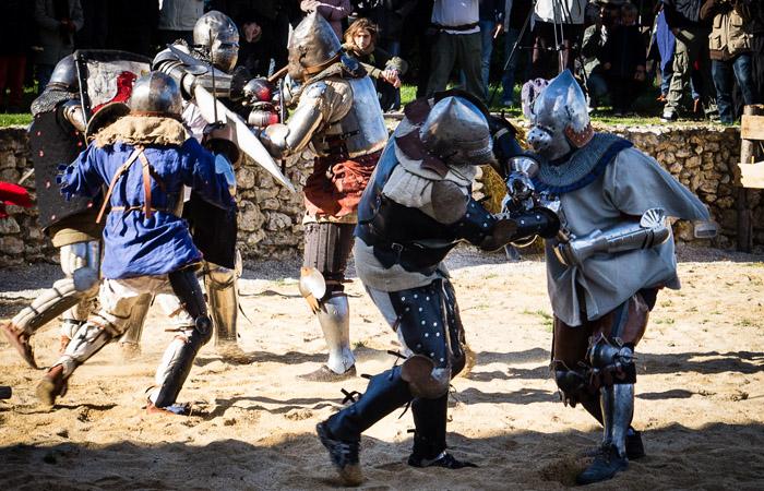 « Le problème c’est que les armes ne coupent pas mais qu’elles écrasent. 