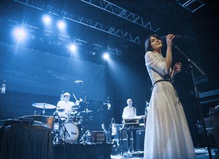 Photos : Bat for lashes en concert au Trianon