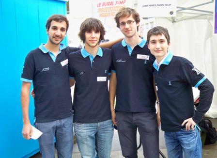 Chez « JuMP », la junior entreprise des Mines Paris: « C'est vrai qu'on porte des polos à col bleu, mais on n'a rien à voir avec les jeunes UMP »