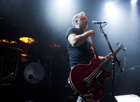 Photos : Peter Hook, performing « Closer »  en hommage à  Joy Division le 17 décembre 