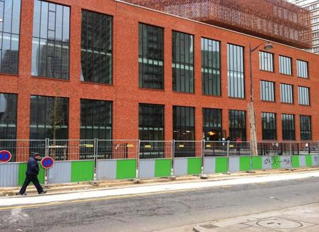 Espace boîte aux lettres, cabinet du psy, cafet': Dans le plus grand centre d'accueil de jour pour SDF