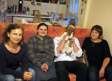 2 ans avec Cédric et Vanessa, du camping en bordure du périph' au 2 pièces à Faidherbe-Chaligny