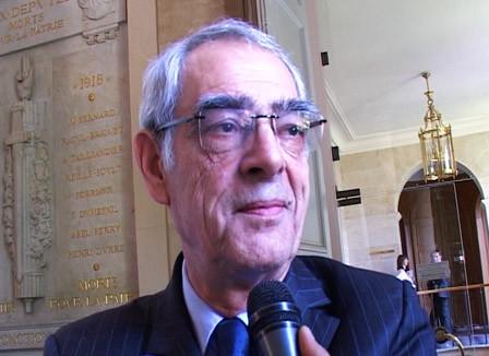 Y a-t-il une instrumentalisation des problèmes de l'équipe de France pour véhiculer des idées politiques? 