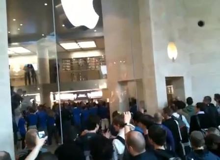 Vidéo : l'Iphone 4 dans les rayons de l'Apple Store 