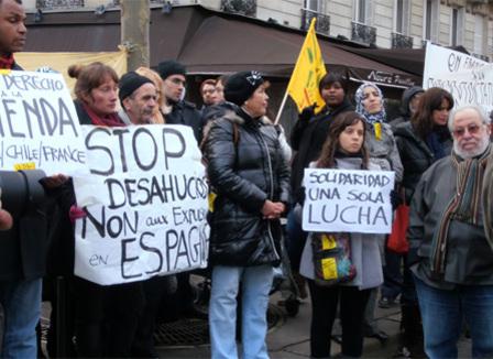 Devant l'ambassade d'Espagne, les manifestants s'opposent aux expulsions immobilières 