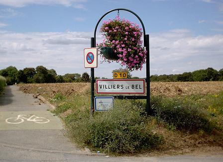 Villiers le Bel,  Bronislaw Komorowski, des cigarettes qui baissent et le Hezbollah &hellip; le Evening Refresher