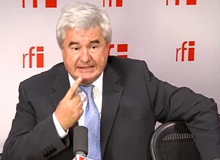 Vidéo: Eric Raoult dénonce les « fouilles-merdes »