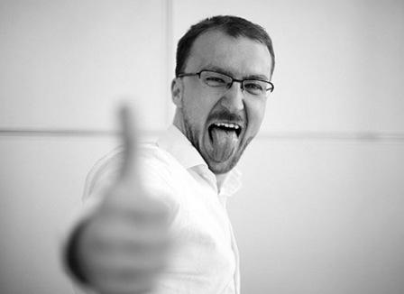 L'entrepreneur prend le micro