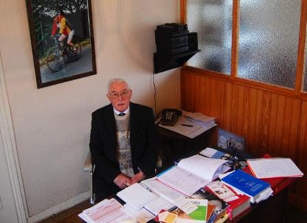 A Callac Côtes-d'Armor le médecin s'appelle François Le Men ... et a 90 ans