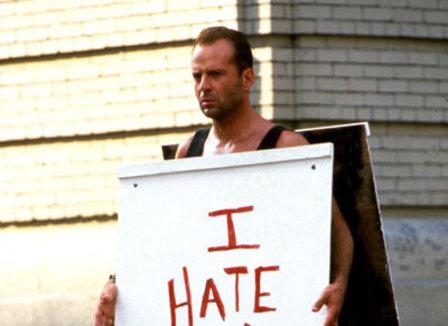 Des fans français tentent de faire libérer le réalisateur de Prédator