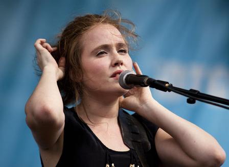 Lisa Portelli ouvre la journée du 23 juillet au festival Fnac Indétendances