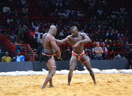 A Bercy, la lutte sénégalaise fait son show