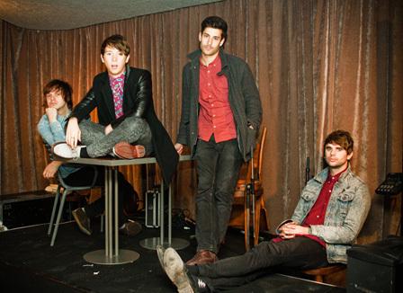 Photos: Viva Brother le 4 novembre au Festival les inrocks Black XS 2011