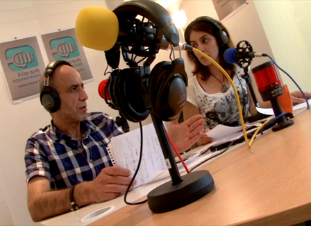 Depuis Paris, la première radio syrienne libre